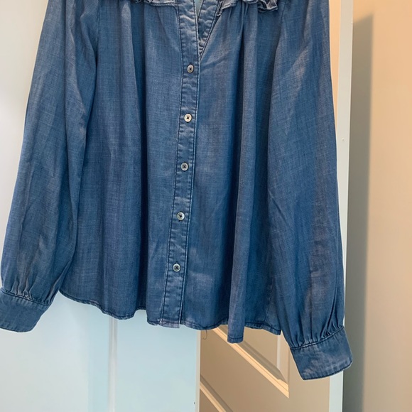 Anna Rae chambray top - Picture 2 of 2